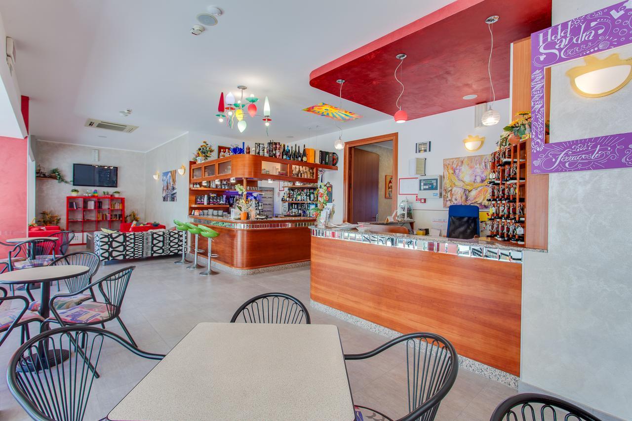 Hotel Sandra Gatteo a Mare Bagian luar foto