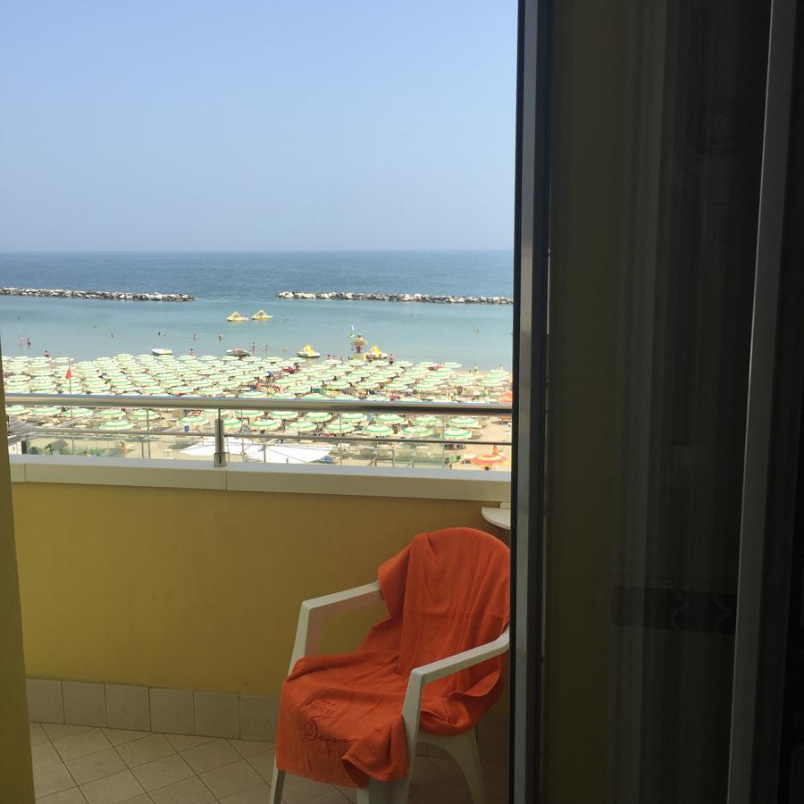 Hotel Sandra Gatteo a Mare Bagian luar foto