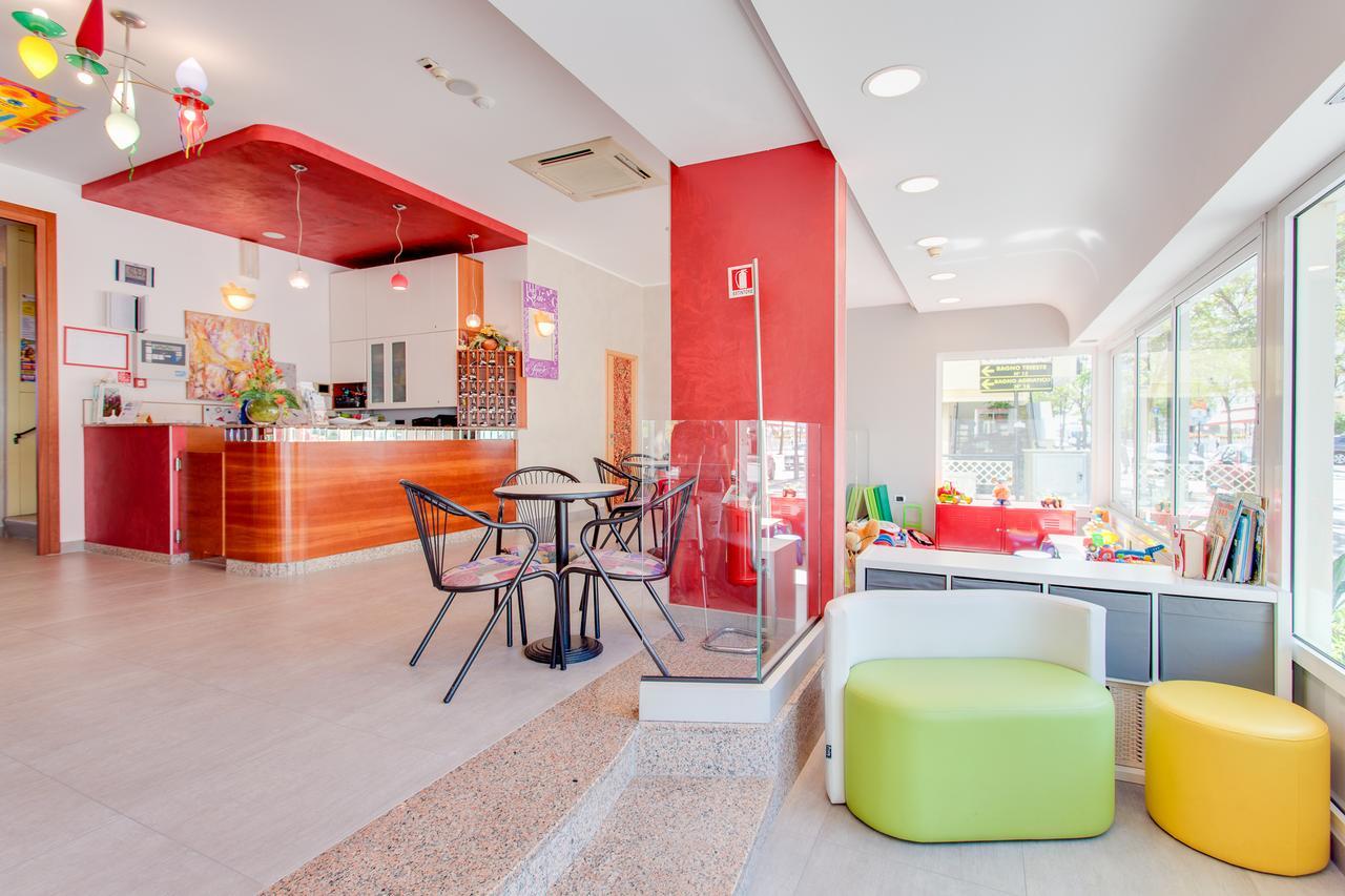 Hotel Sandra Gatteo a Mare Bagian luar foto