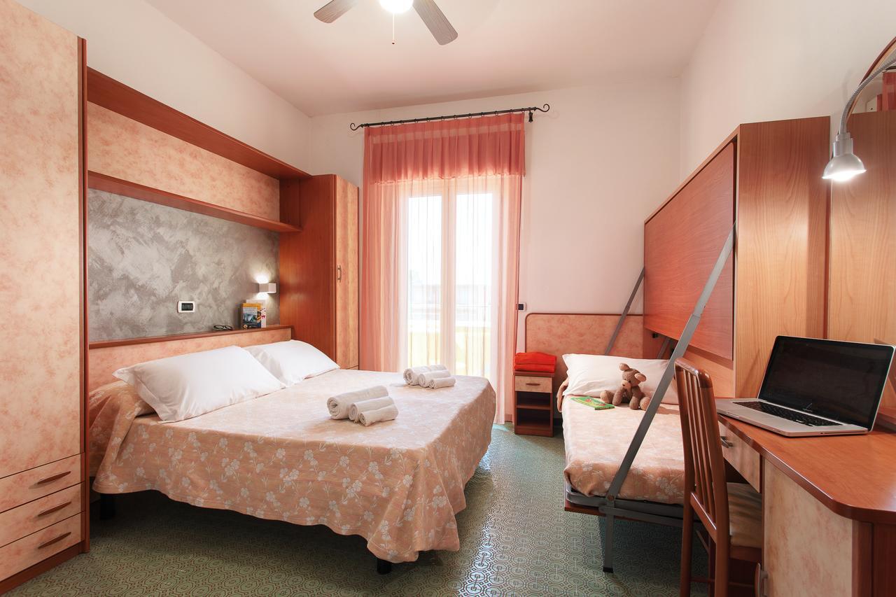Hotel Sandra Gatteo a Mare Bagian luar foto